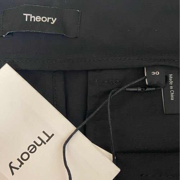 NWT THEORY Cropped High-Waist Zaire SW Pant in Precision Ponte BLACK -size 30/10 - Picture 6 of 10